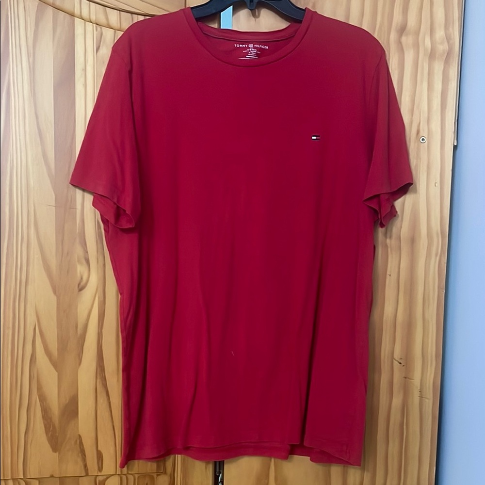 TOMMY HILFIGER CLASSIC CREW RED TEE SHIRT MENS L 100% COTTON SPORTY SHORT SLEEVE